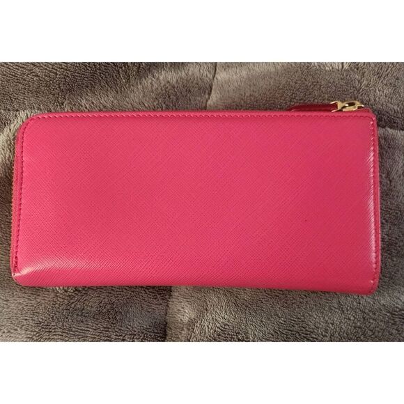 Salvatore Ferragamo Pink Saffiano Leather Vara Bow Zip Continental Wallet - Picture 5 of 11
